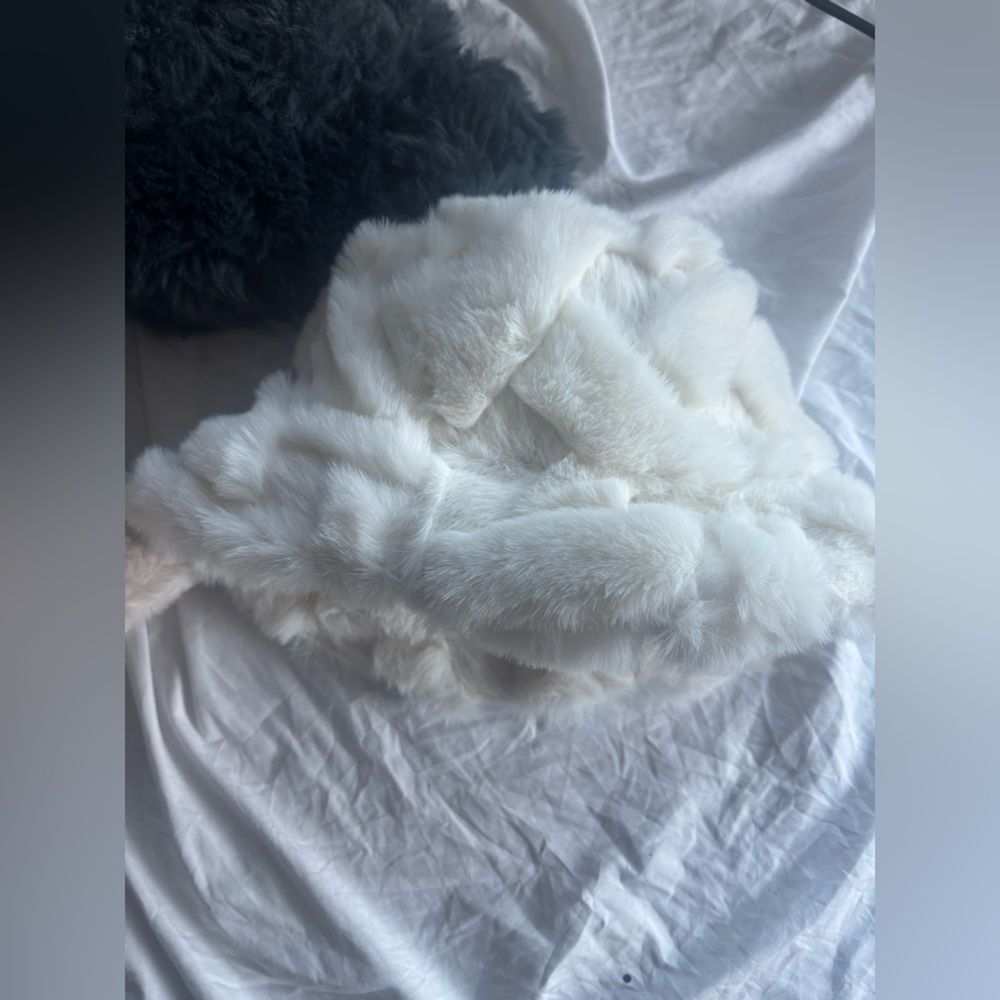 Faux Fur Furry Fuzzy Winter Bucket Hat Set - Black, Cream, White all brand new - Picture 3 of 5